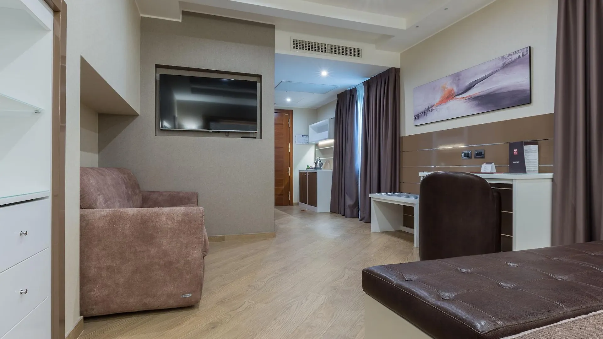 Magri's Hotel Napels 4*,  Italië